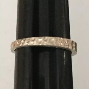 Vtg Ring MARKED LA 925 STERLING SILVER Size 6.75 Hammered Band Jewelry
